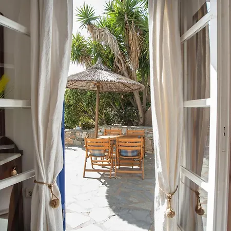 Sunrock - Gerani Apartahotel Naxos City